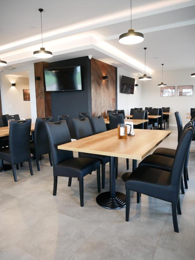 Przystanek Roszkow -Noclegi I Restauracja Екстериор снимка
