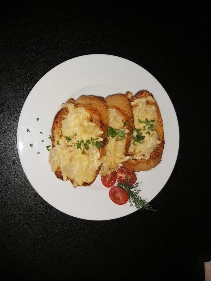 Przystanek Roszkow -Noclegi I Restauracja Екстериор снимка